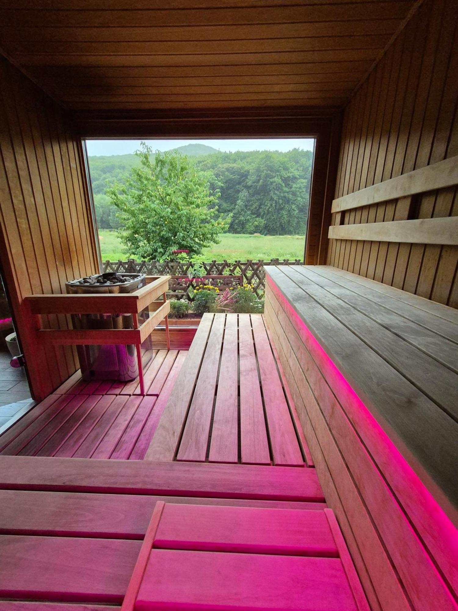 索尔尤瓦尔腊克住宿加早餐旅馆 Komloska 外观 照片